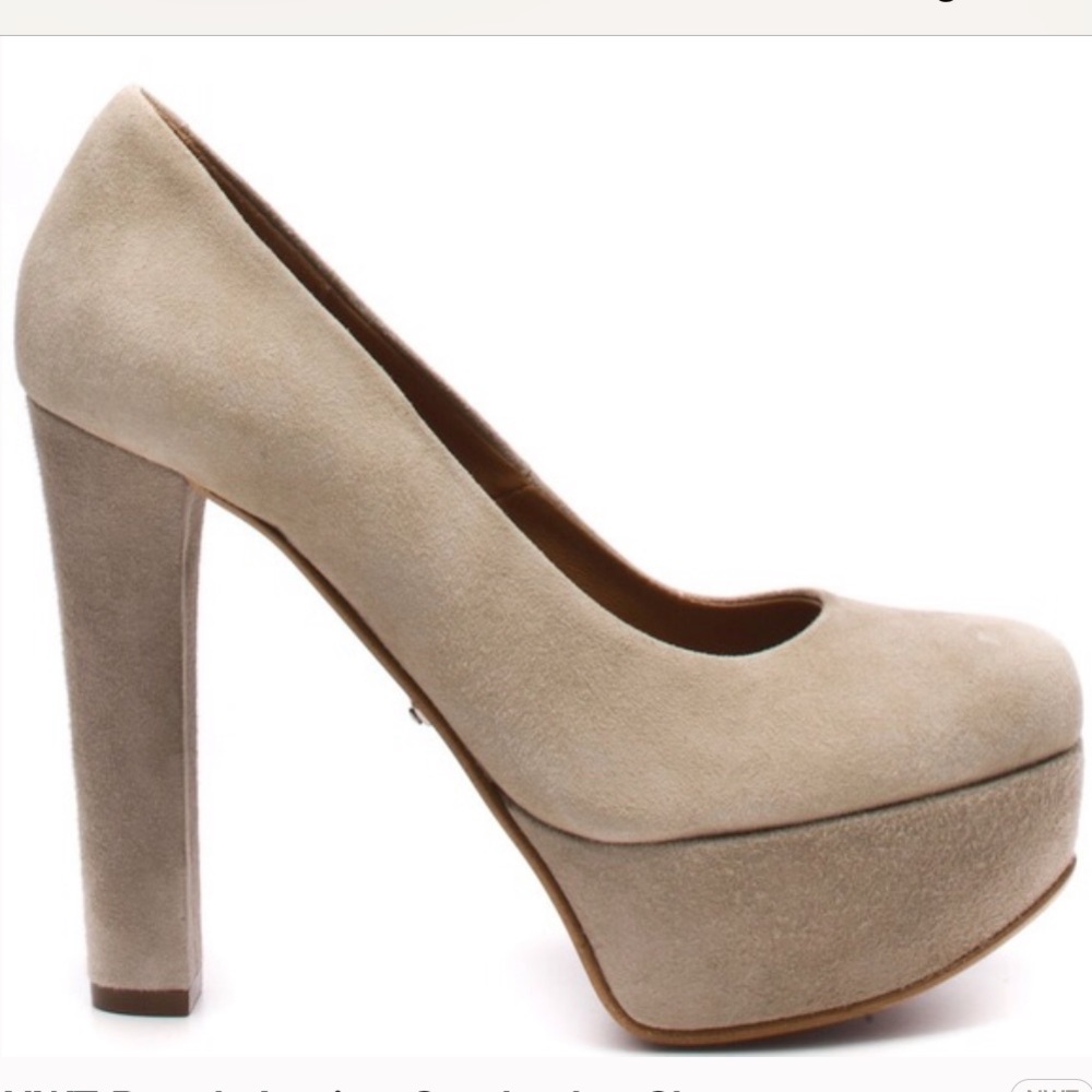 🎉HP🎉NWT Italian leather platforms in stone color